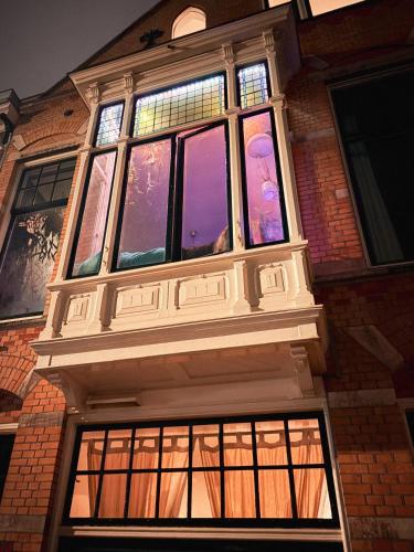 Gallery image of Lovely, 1898 Jugendstil Design Apartment, old Haarlem city Centre, Fully Renovated with Parkview near Amsterdam and Zandvoort, Bloemendaal Beach in Haarlem