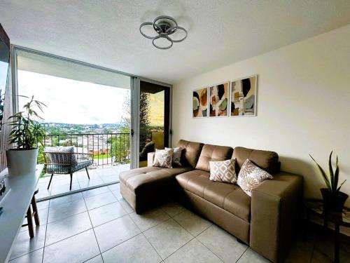 Amazing City Views, with Queen Bed and Pool