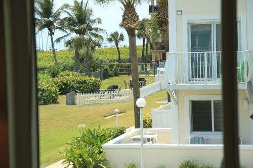 Zahrada ubytování Oceanfront in Canaveral, Views, Heated Pool & Spa