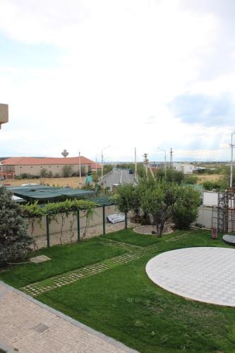 Gallery image of Otyak Hotel EVN Zvartnots Airport in Pʼarakʼar