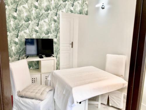 Apart Privé Parisien LA CASITA avec cuisine équipe -St charles - Near beaugrenelle -Tour Eiffel 75015 PARIS Bel emplacement !!