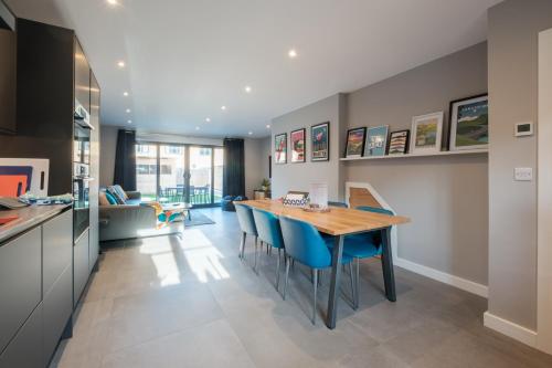 Dapur atau dapur kecil di 'SWEET 17' Home from home on Yorkshire Wolds Way