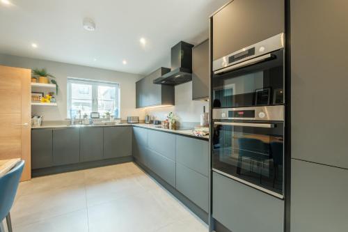 Dapur atau dapur kecil di 'SWEET 17' Home from home on Yorkshire Wolds Way