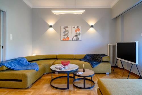 Stunning Acropolis 2 bedroom Opulence