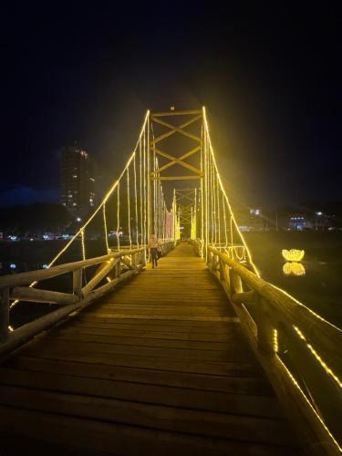 Gambar di galeri bagi Studio com quarto e banheiro em frente ao Parque do Lago Acomoda até 4 pessoas 2 camas di Guarapuava
