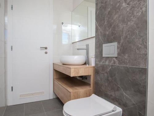 Apartments Dva Galeba - One Bedroom Apartment with Sea View 204