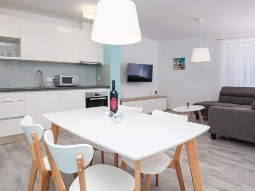 Apartments Dva Galeba - One Bedroom Apartment with Sea View 204