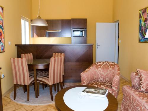 Apartments Sipa - Premium One Bedroom Apartment with Balcony and Sea View Apartman E