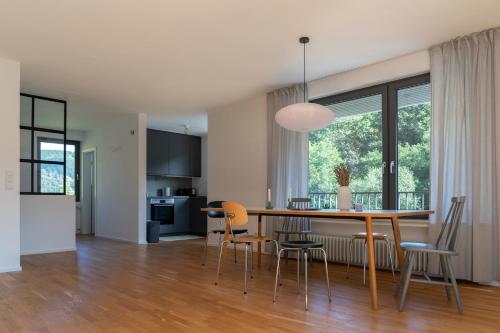 Posezení v ubytování House with a View - Modernes Ferienhaus in der Eifel