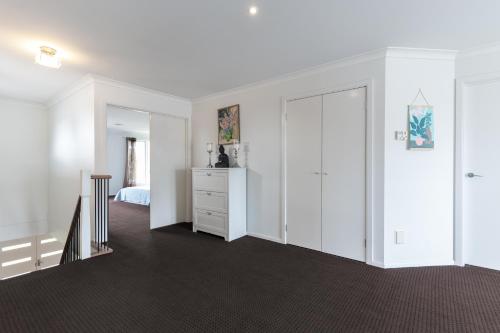Fotografie z fotogalerie ubytování Berwick Springs Apples's Art Home v destinaci Narre Warren South