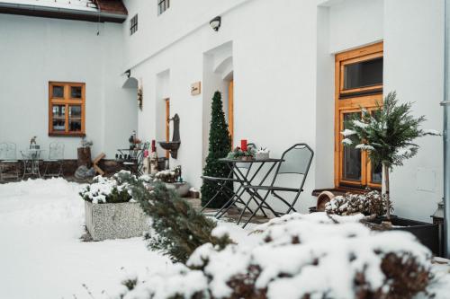 ČÁKYHO KÚRIA - apartmán pre 5 osôb s krbom a saunami durante el invierno