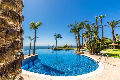 Excellent view, Beach mountain, Panorama swimming pool all year round