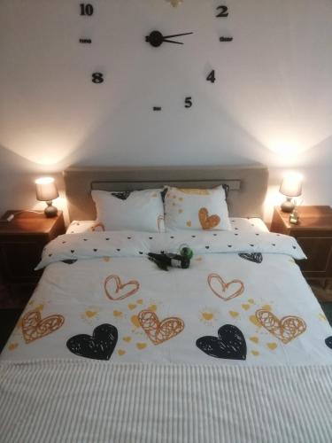 Postel nebo postele na pokoji v ubytování Royal castle Fruška gora