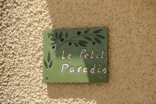 Certifikát, hodnocení, plakát nebo jiný dokument vystavený v ubytování Very pleasant vacation rental with heated pool in the Luberon
