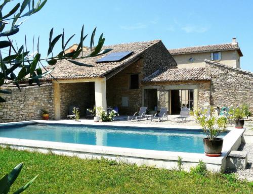 typical provencal farm 18ème in gordes, luberon area in provence with great charm with magnificent view, ideal for family or friends reunions - 12 persons