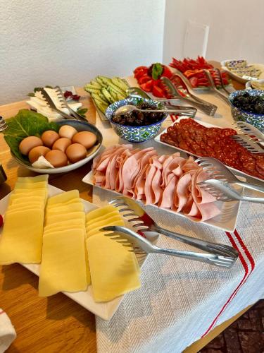 Eten bij of ergens in de buurt van het hotel

