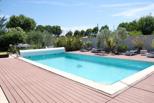 Bazén v ubytování pleasant one-level villa with private pool in the thor village, close to l'isle sur la sorgue - 6 persons nebo v jeho okolí