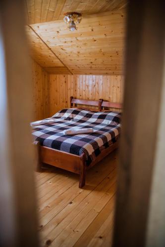 Postel nebo postele na pokoji v ubytování Світанок у горах