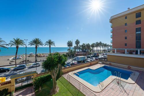 797 HOLIDAY RENTALS - Moderno piso en primera linea de playa
