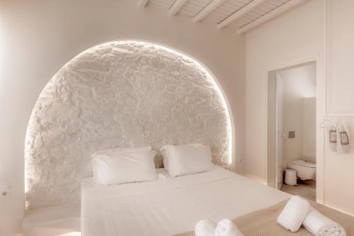 White Suites Syros