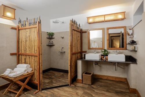 Ένα μπάνιο στο Bagh Villas I Kanha