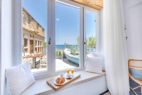 Skiff - Transformed studio on the water's edge