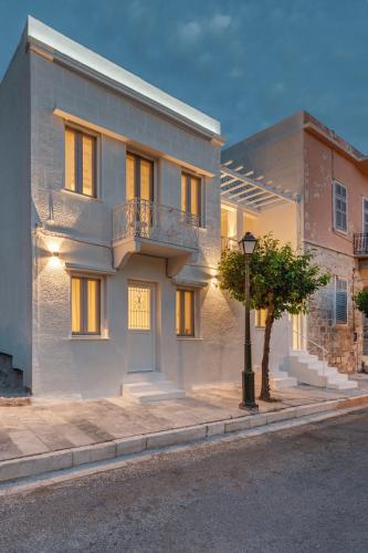 White Suites Syros