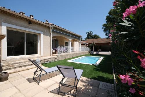 pretty detached house with swimming pool in the village of mouriès