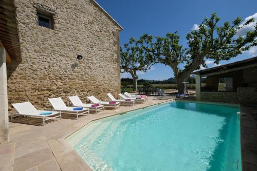 Πισίνα στο ή κοντά στο Provencal farm with heated pool in Lamanon near Aix en Provence - 12 people