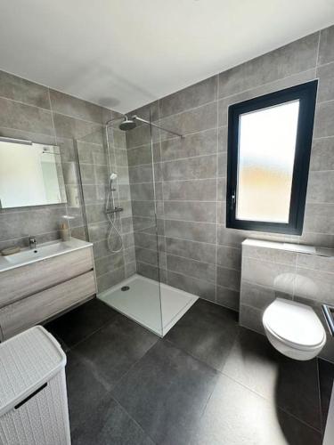 Phòng tắm tại Appartement neuf 6PERS Bel O