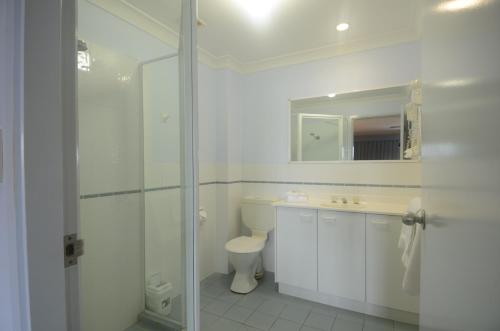Ένα μπάνιο στο Moby Dick Waterfront Resort Motel