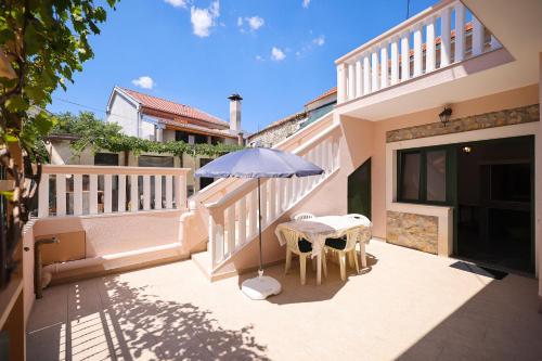 Two bedroom apartment Augustin near the sea