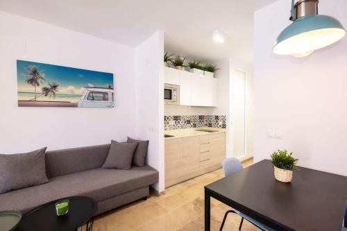 Modern & cozy studio excellent location near beach