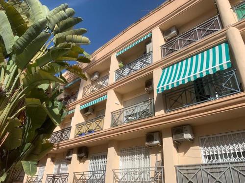 Modern & cozy studio excellent location near beach