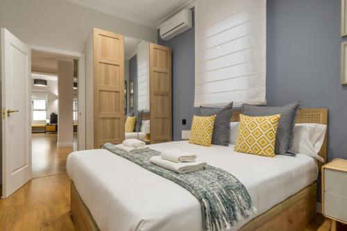 Wide and modern -1 bedroom 15 bathrooms- Malasaña