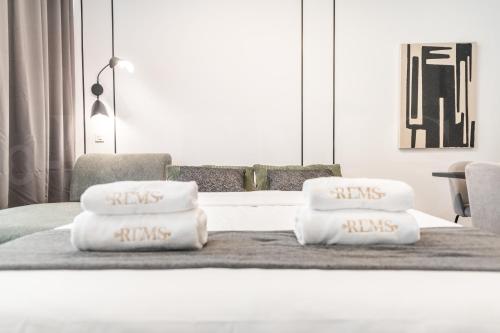 Central apartment with Picasso vibes by REMS photo 12