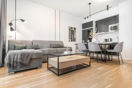 Central apartment with Picasso vibes by REMS photo 1