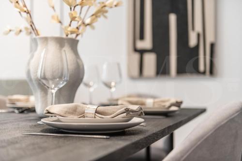 Central apartment with Picasso vibes by REMS photo 23