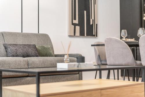 Central apartment with Picasso vibes by REMS photo 29