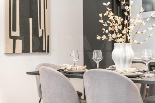 Central apartment with Picasso vibes by REMS photo 20
