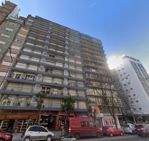 Το κτήριο όπου στεγάζεται  το διαμέρισμα