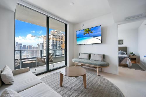 New unit 28th Floor with Unbeatable Bayside Views photo 7