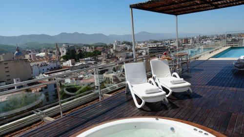 Πισίνα στο ή κοντά στο Design Suites Salta