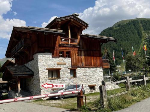 Appartement Duplex Moderne, Skis aux Pieds, Centre de Val-d'Isère