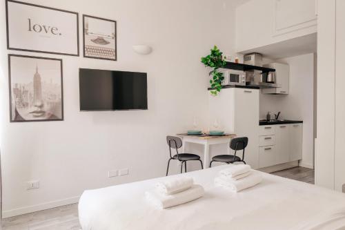 Just Urban Stays - Studio Apartment in the Center - Duomo 4 min M1