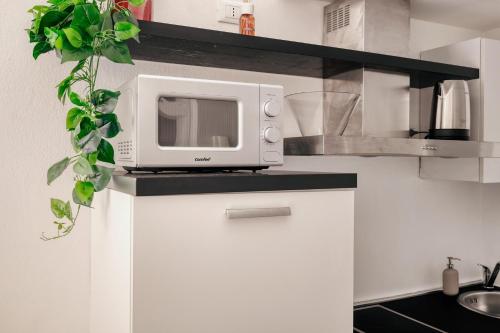 Just Urban Stays - Studio Apartment in the Center - Duomo 4 min M1