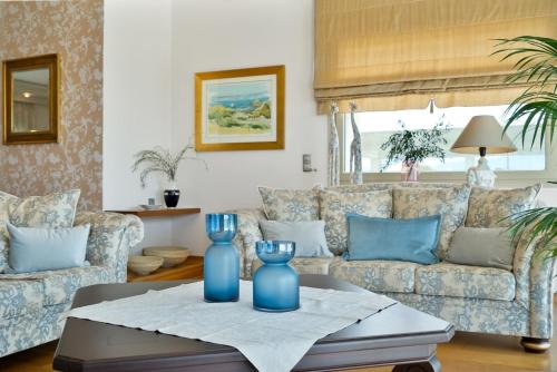 Гостиная зона в Villa Anastasia with private heated pool and privacy