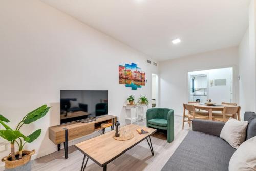 Chic 2BR in Malaga Center Prime Location