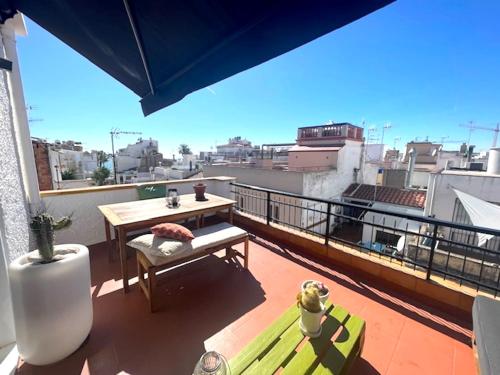 Unique studio Apartment with amazing terrace Sitges centre beach