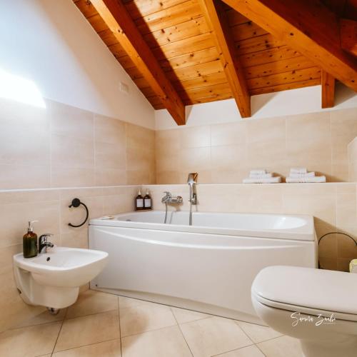 Ένα μπάνιο στο Narciso B&B Valbrona